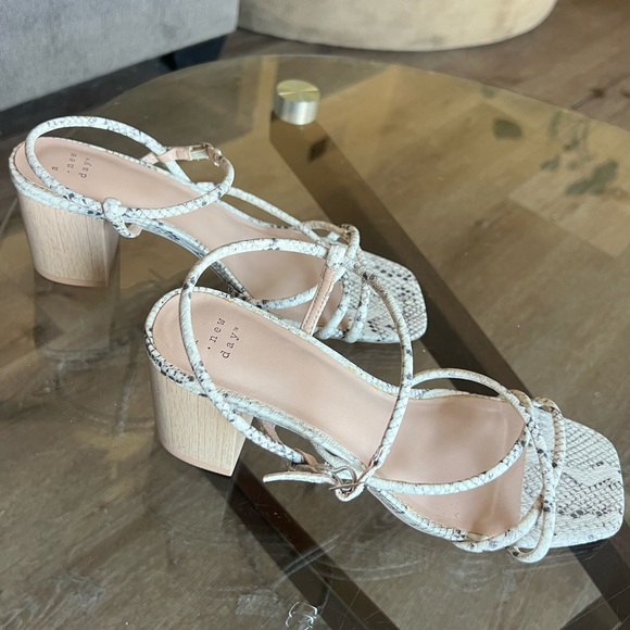 Shoes - Snake skin Chunky heal